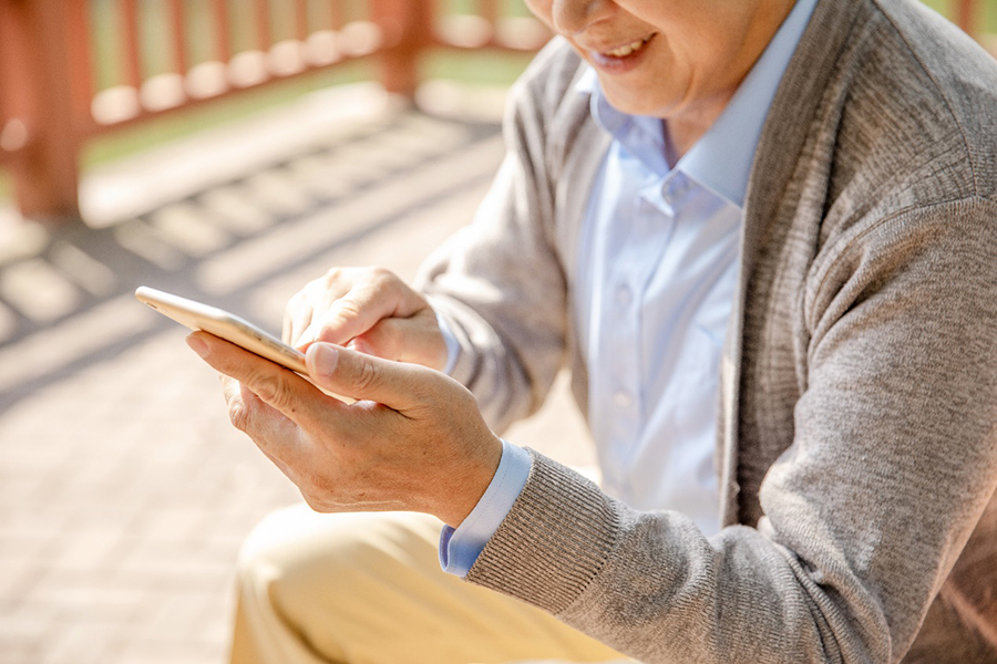 靈錫APP推出“長者關愛模式”，讓普惠科技關愛老年群體