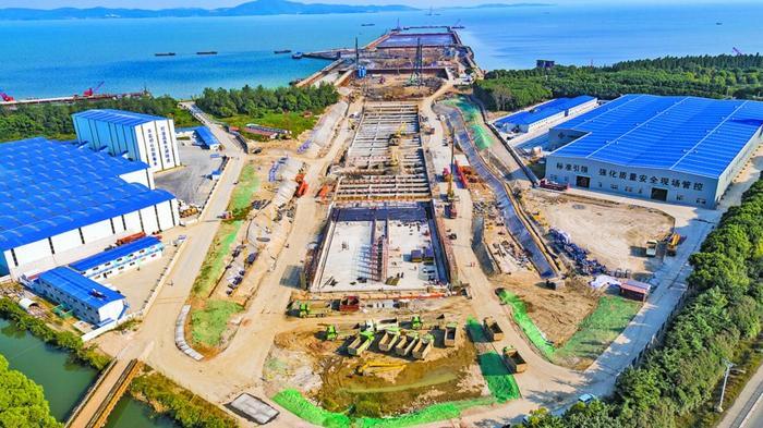 2018年10月18日，太湖隧道施工打通水陸連接。
